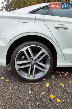 Седан Audi A3 2018 в 