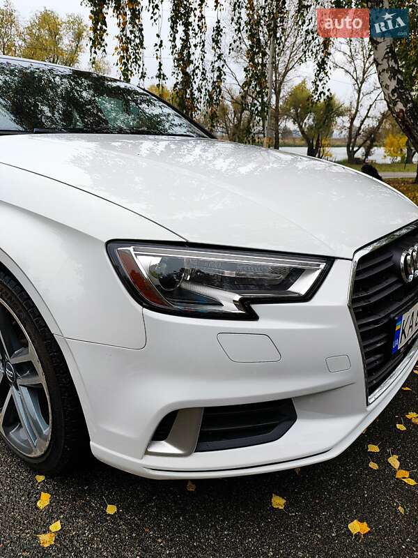 Седан Audi A3 2018 в Киеве