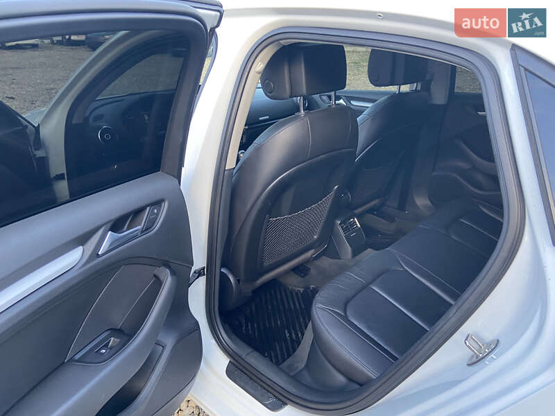 Седан Audi A3 2014 в Львові