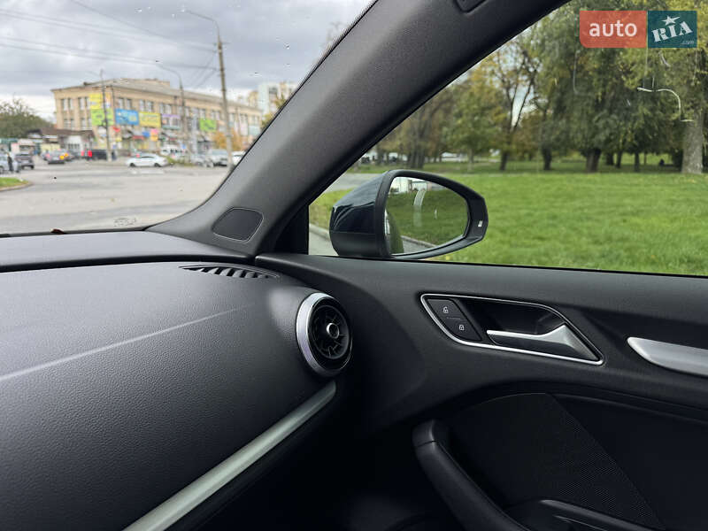 Седан Audi A3 2016 в Вінниці