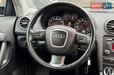 Хэтчбек Audi A3 2012 в 
