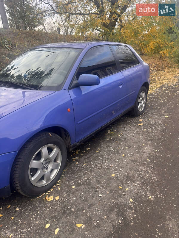 Хетчбек Audi A3 1996 в  фото Хетчбек Audi A3 1996 в