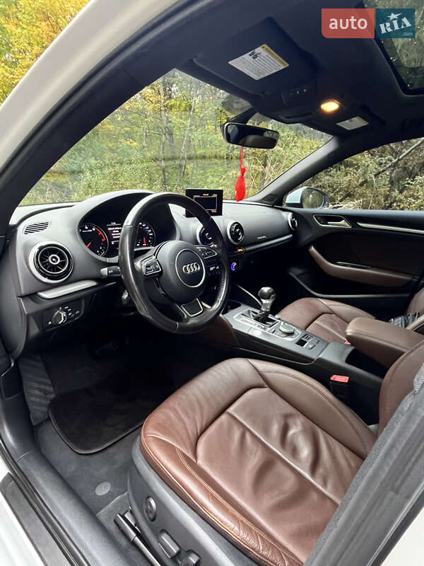 Седан Audi A3 2016 в Ивано-Франковске