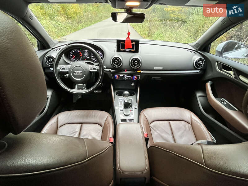 Седан Audi A3 2016 в Ивано-Франковске