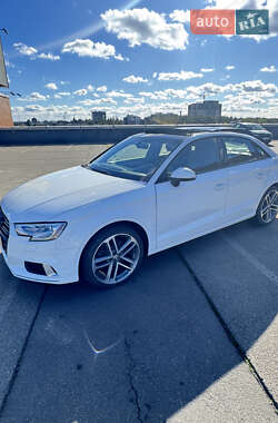 Седан Audi A3 2018 в Киеве