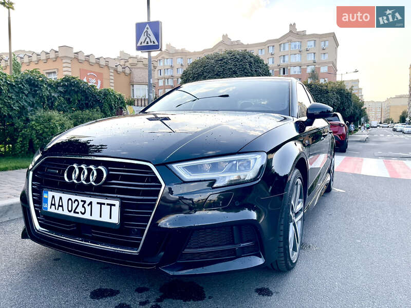 Седан Audi A3 2017 в Киеве
