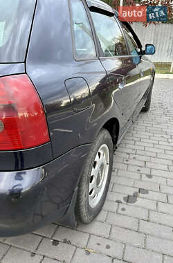 Хетчбек Audi A3 2000 в 