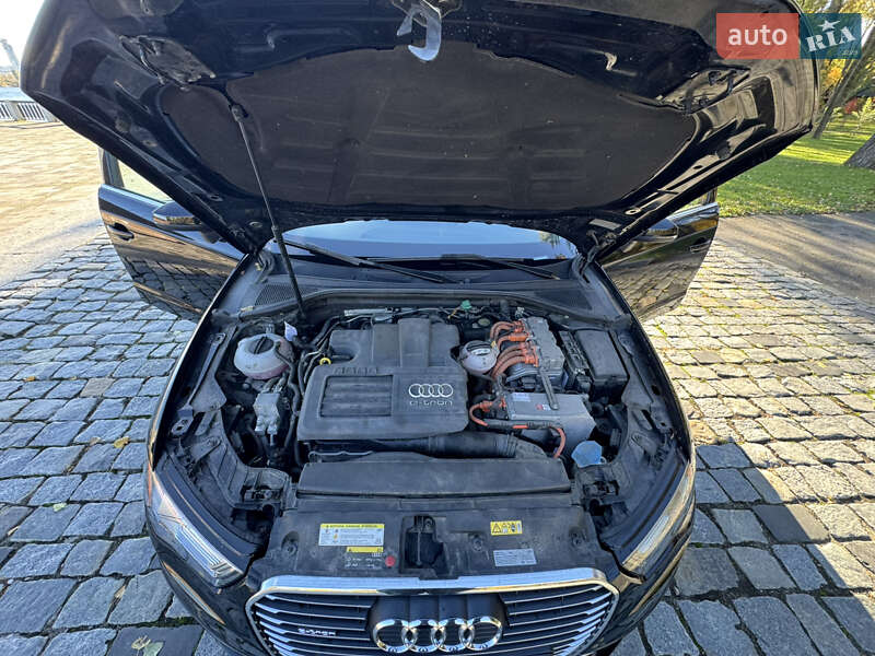 Хетчбек Audi A3 2016 в Києві