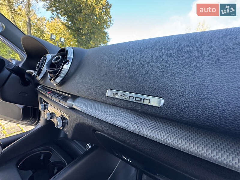 Хетчбек Audi A3 2016 в Києві