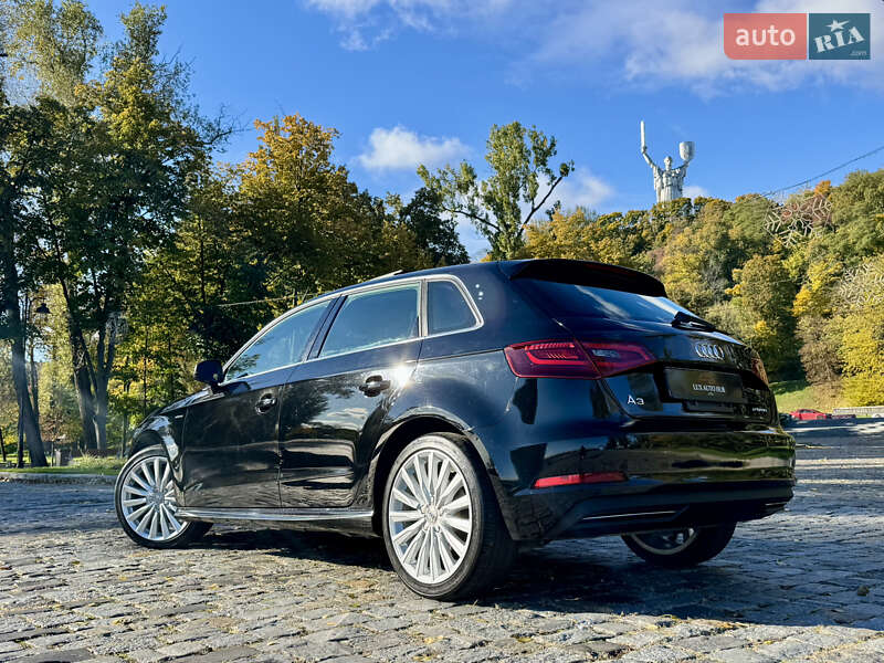 Хетчбек Audi A3 2016 в Києві