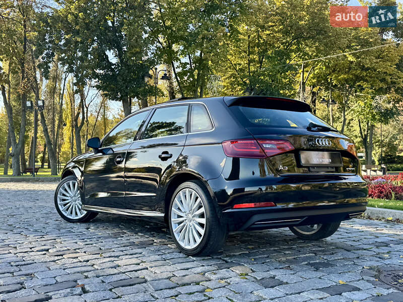 Хетчбек Audi A3 2016 в Києві