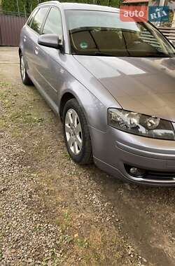 Хэтчбек Audi A3 2004 в 