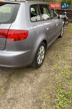 Хэтчбек Audi A3 2004 в 