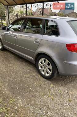 Хэтчбек Audi A3 2004 в 
