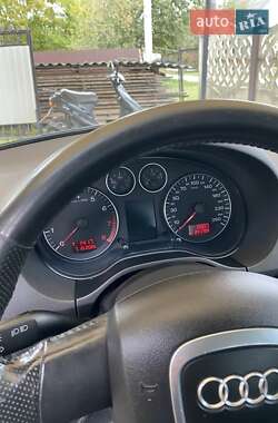 Хэтчбек Audi A3 2004 в 