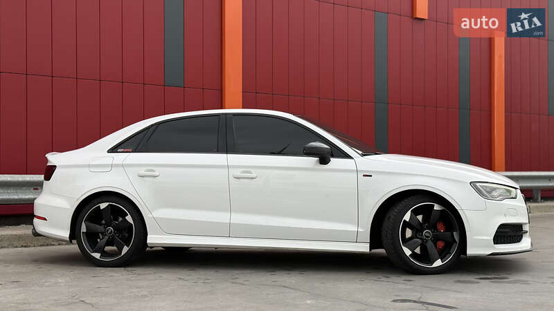 Седан Audi A3 2016 в Киеве