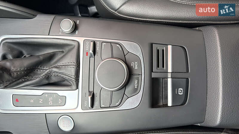 Седан Audi A3 2016 в Киеве