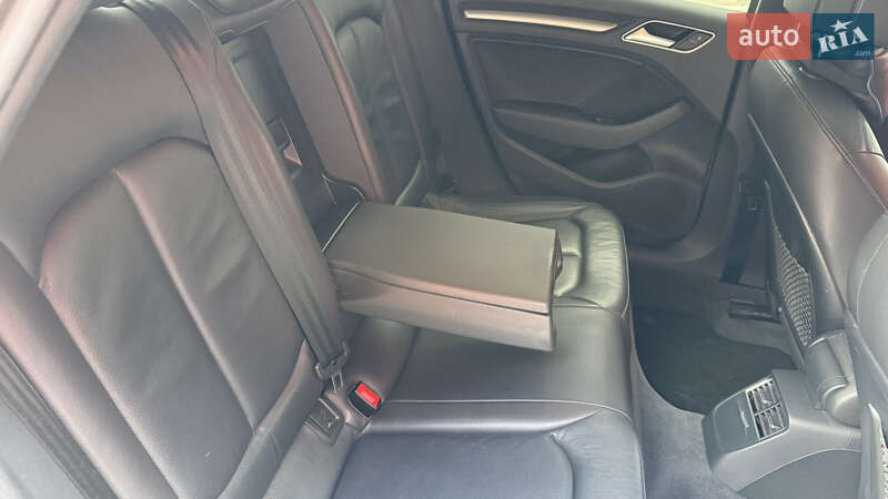 Седан Audi A3 2016 в Киеве