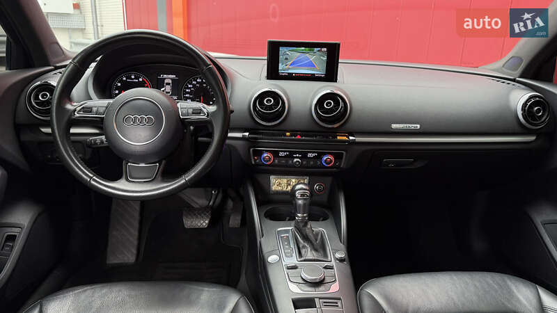 Седан Audi A3 2016 в Киеве