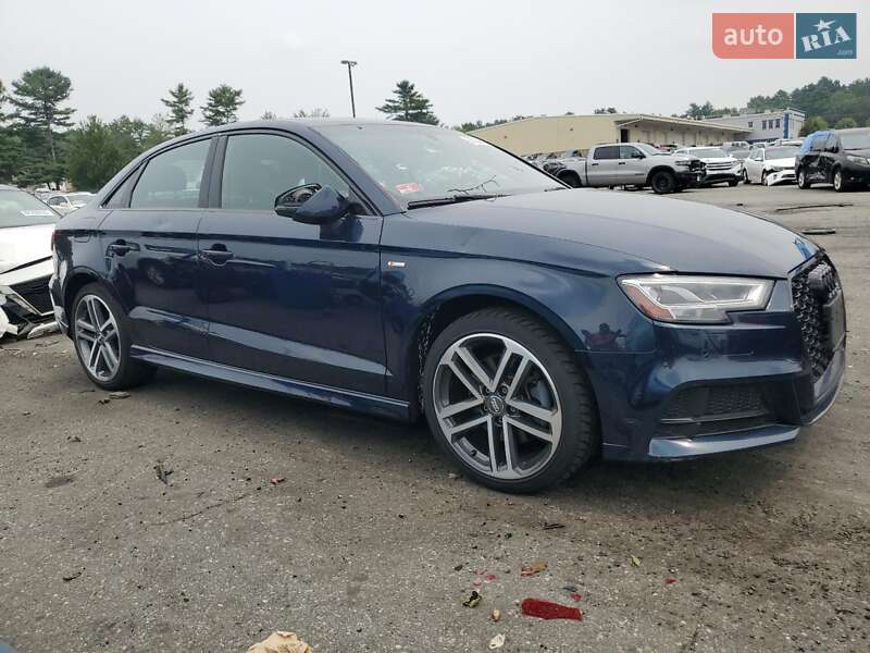 Седан Audi A3 2018 в Луцьку