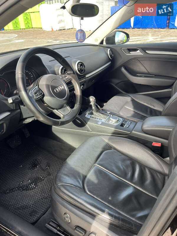 Седан Audi A3 2014 в Ивано-Франковске