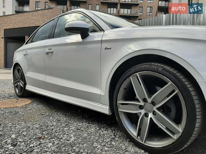 Хэтчбек Audi A3 2015 в Львове