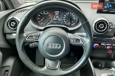 Хетчбек Audi A3 2015 в 