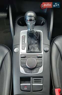 Хетчбек Audi A3 2015 в 