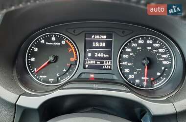 Хетчбек Audi A3 2015 в 