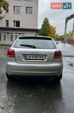 Хэтчбек Audi A3 2006 в 