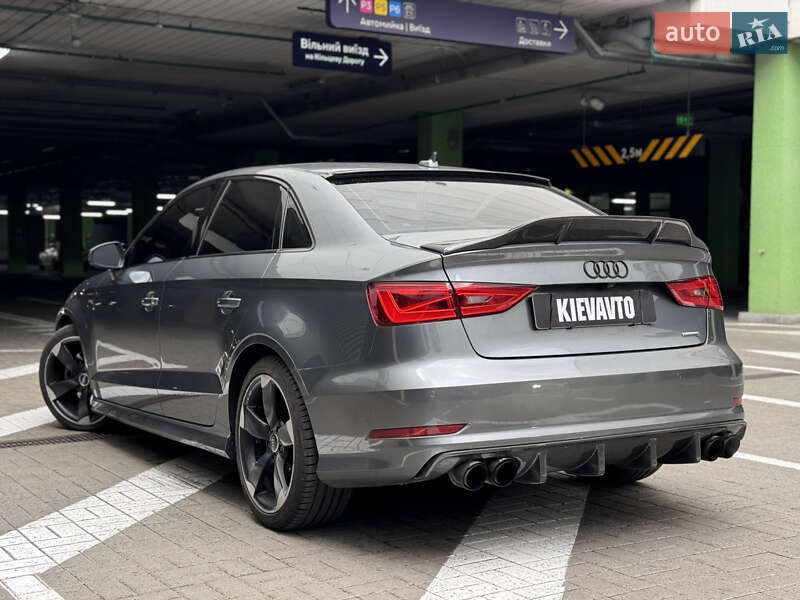 Седан Audi A3 2016 в Киеве