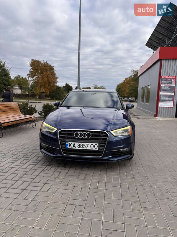 Седан Audi A3 2014 в Киеве