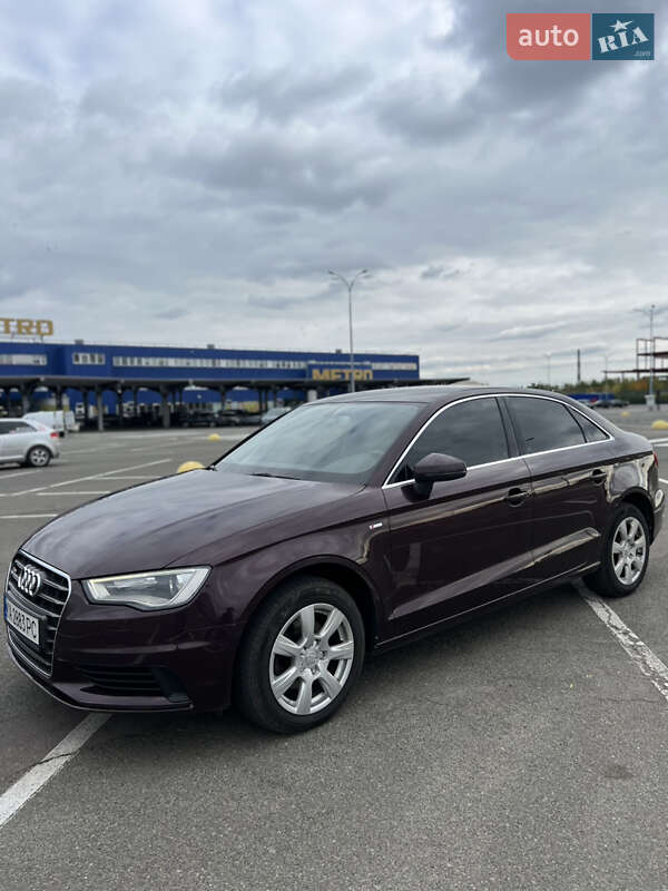 Седан Audi A3 2014 в Києві