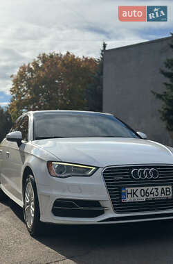 Хэтчбек Audi A3 2016 в 