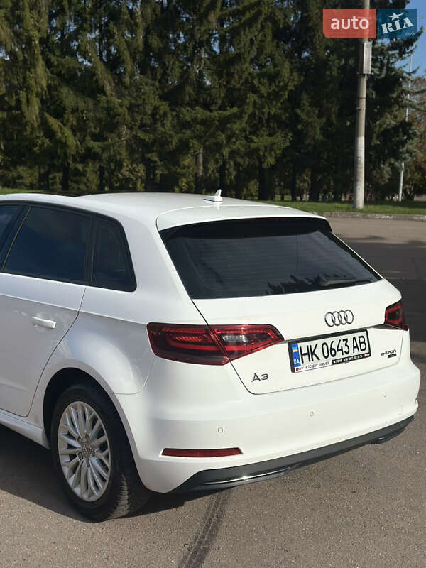 Хетчбек Audi A3 2016 в Рівному