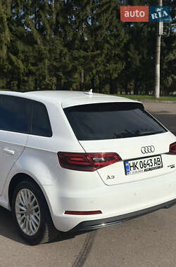Хэтчбек Audi A3 2016 в 