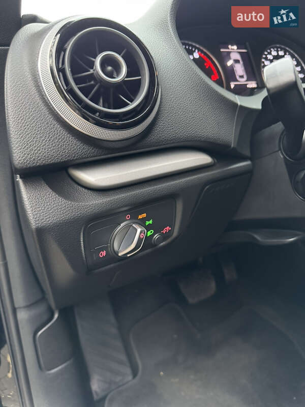 Седан Audi A3 2015 в Киеве