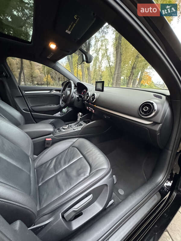 Седан Audi A3 2015 в Киеве