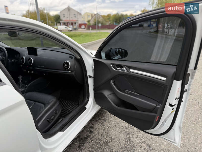 Седан Audi A3 2015 в Черкассах