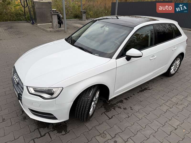 Хэтчбек Audi A3 2015 в Полтаве