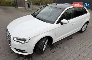 Хетчбек Audi A3 2015 в 