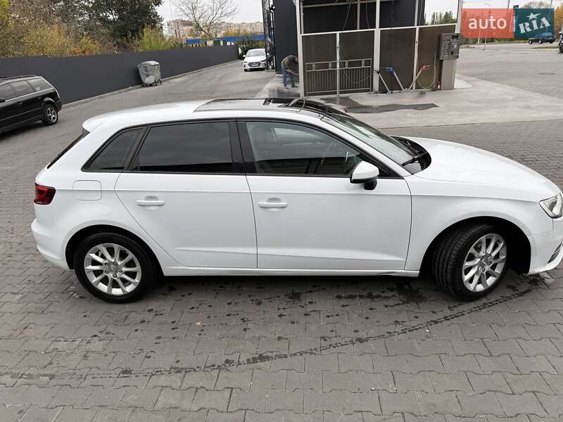 Хэтчбек Audi A3 2015 в Полтаве