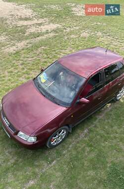 Хетчбек Audi A3 1999 в 