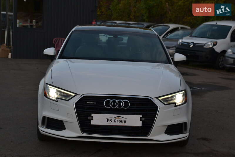 Седан Audi A3 2017 в Луцке