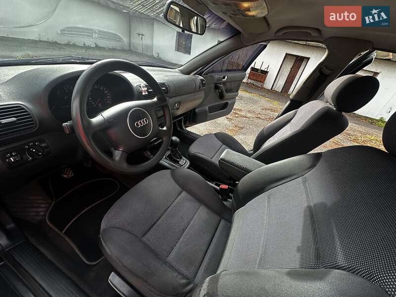 Хэтчбек Audi A3 2002 в Киеве