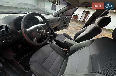 Хетчбек Audi A3 2002 в 