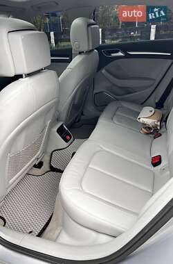 Седан Audi A3 2016 в 