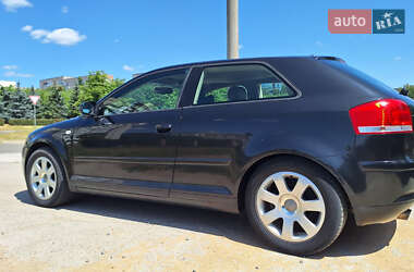 Хетчбек Audi A3 2004 в  фото 6 Хетчбек Audi A3 2004 в