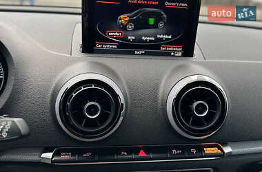 Хетчбек Audi A3 2015 в 