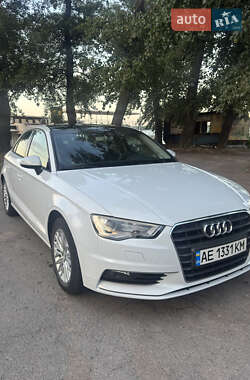 Седан Audi A3 2016 в Дніпрі